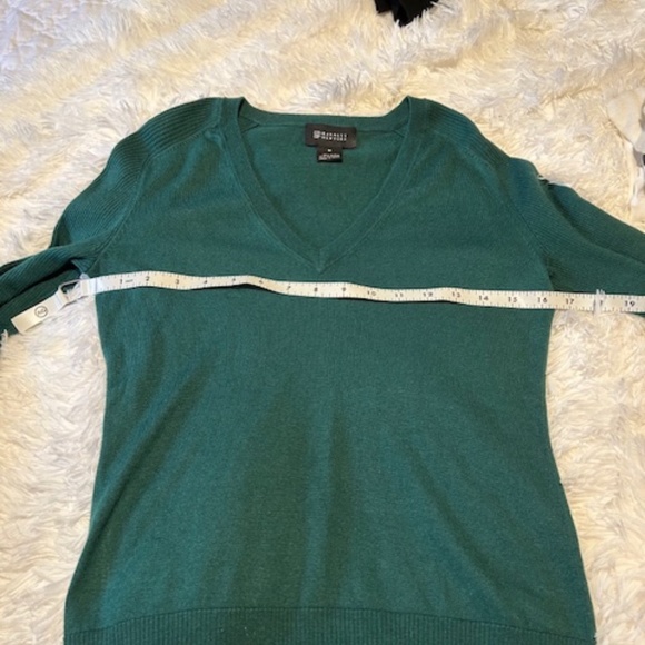 Green V neck Sweater CO-OP by: Barneys New York - Picture 11 of 12